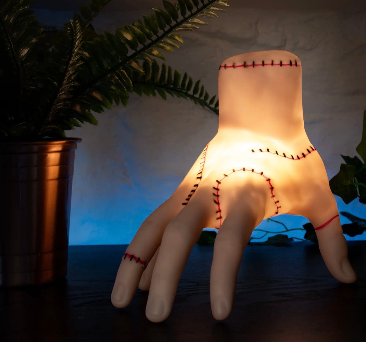 Lampe de table Mercredi Addams ✨