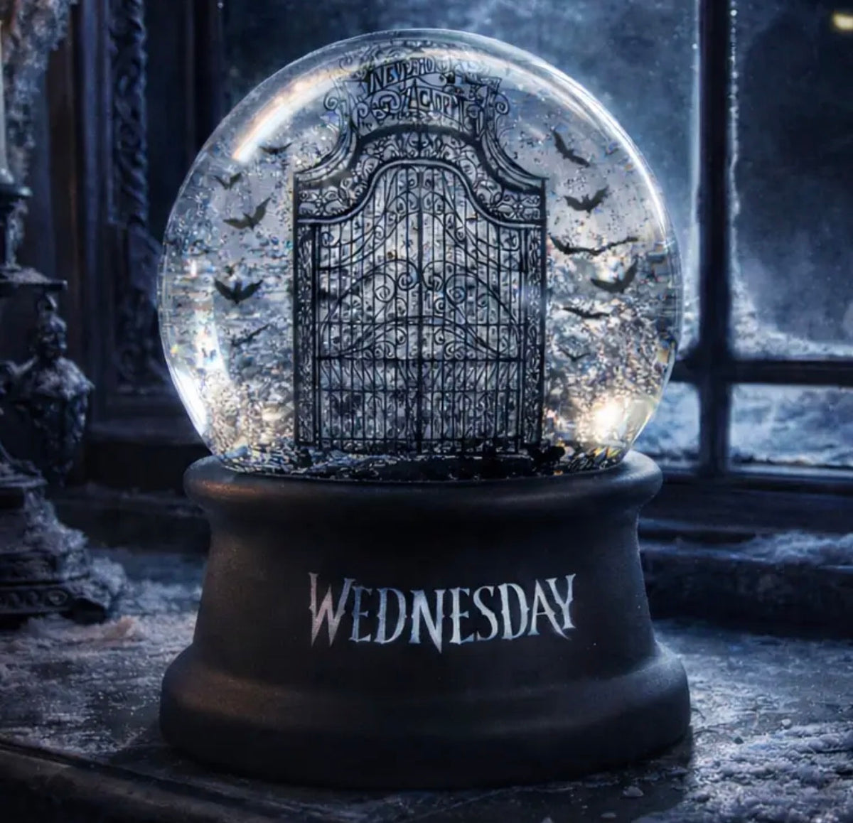 Boule à neige Mercredi Addams ✨