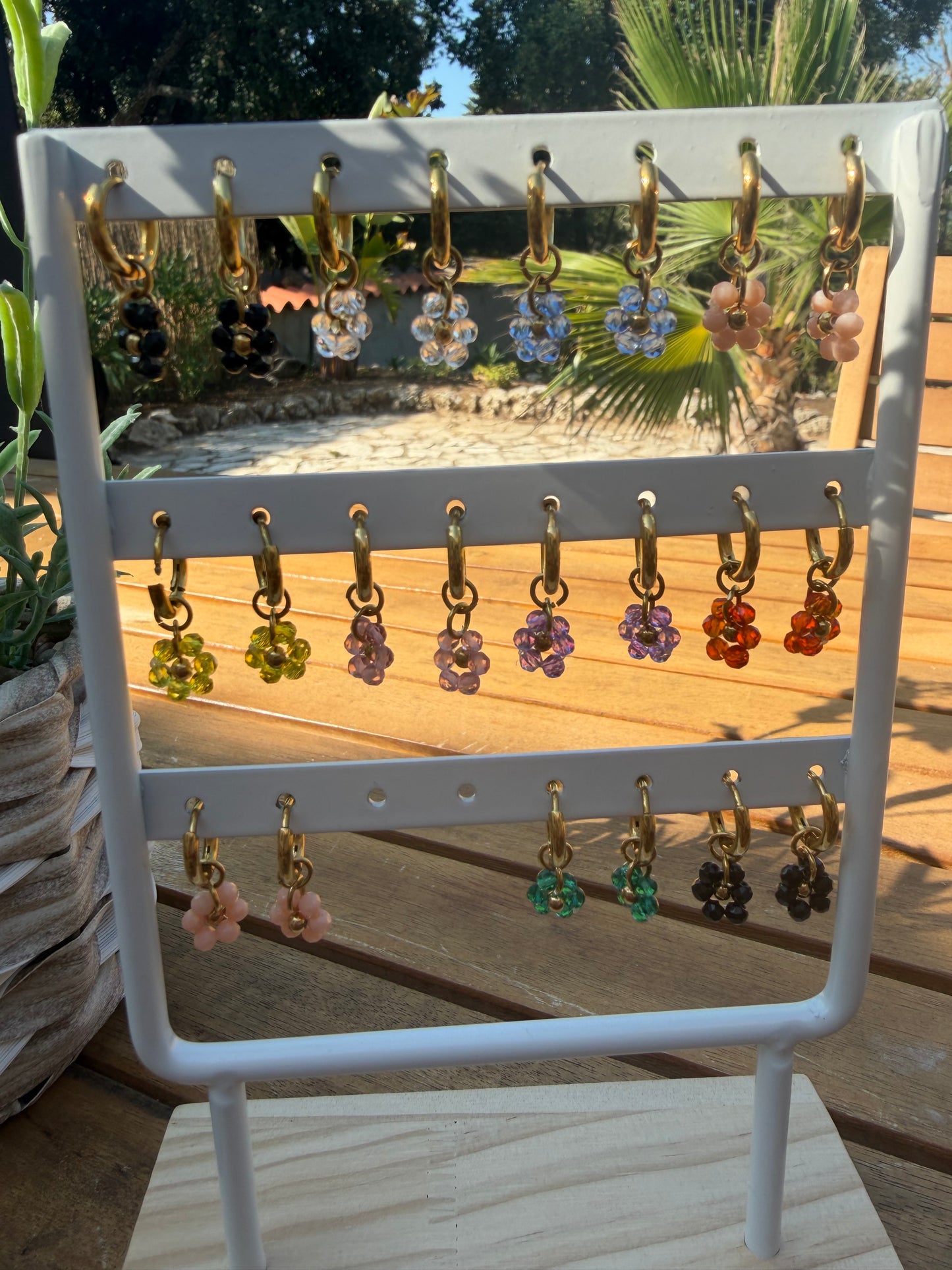 mini créoles avec fleurs