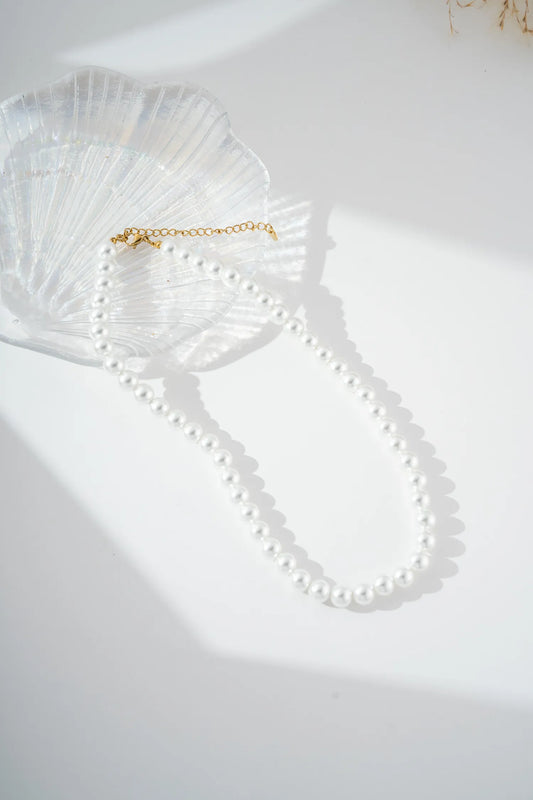 Collier perles blanches 8 mm fermoir doré acier inoxydable