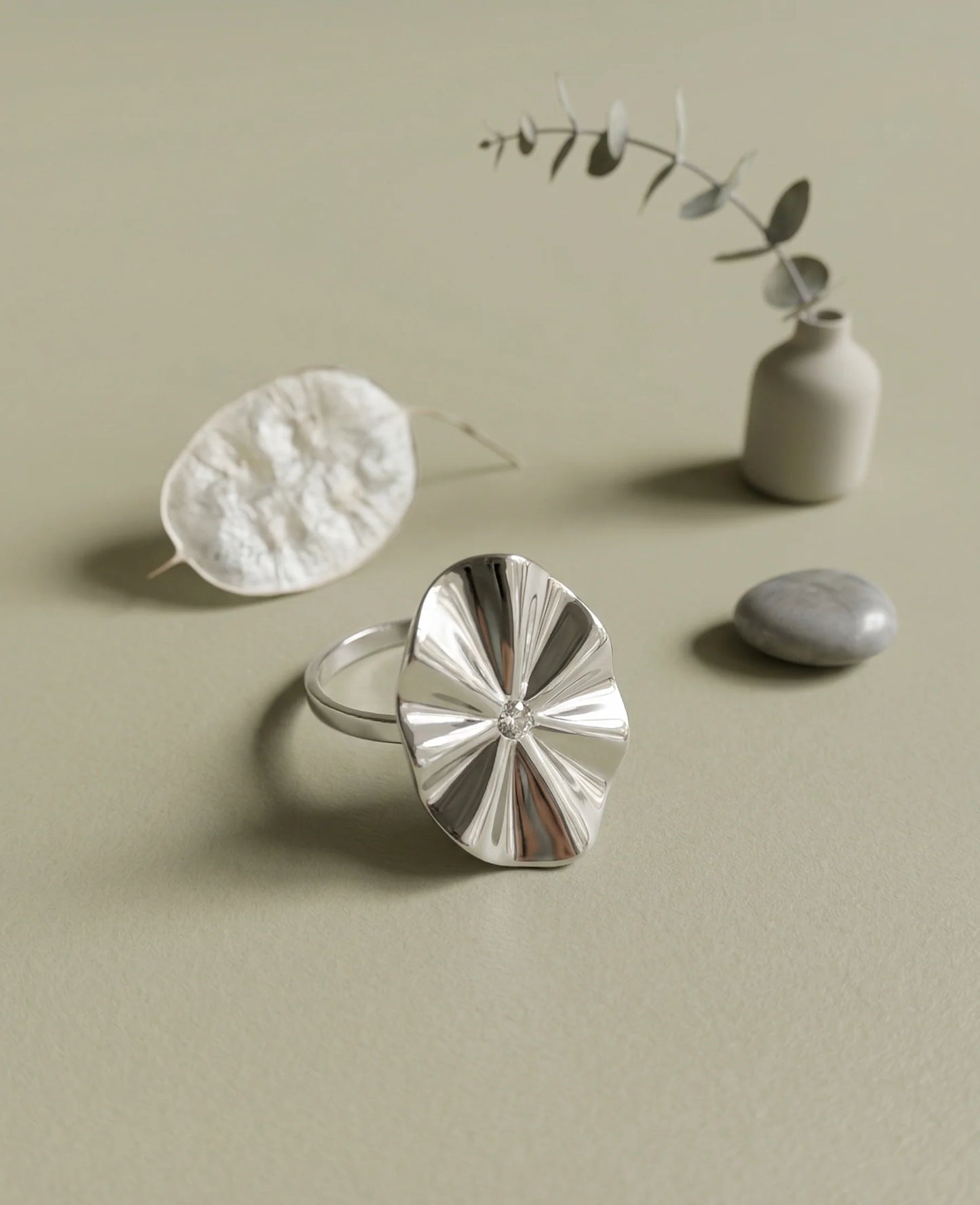 Bague Argentée Feuille de Lotus Brillante