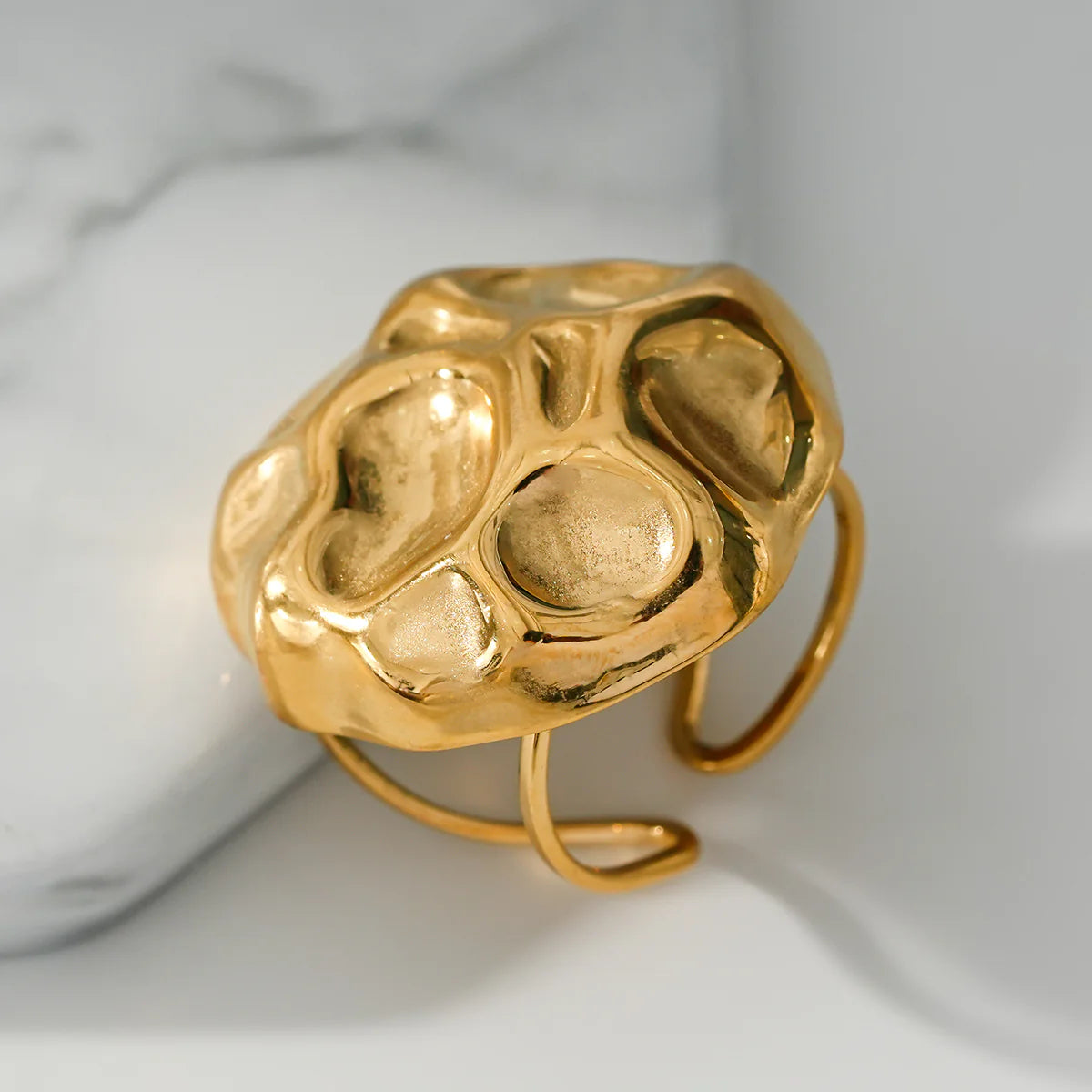 Bague Surface Ronde Incurvée