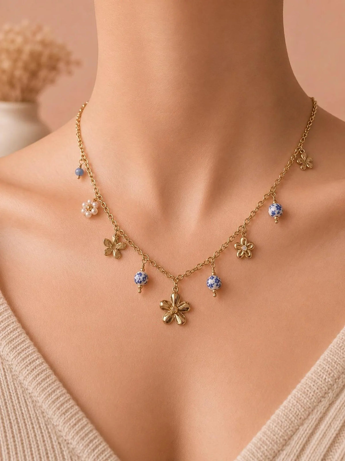 Collier fleurs et perles porcelaine doré ✨