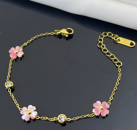 Bracelet Fleurs Emaillées & Strass – Chaîne Dorée Ajustable